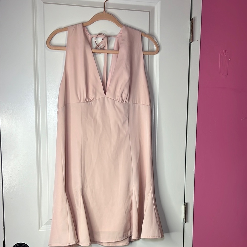 Elegant Pink Sleeveless Dress